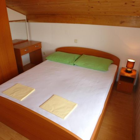 Apartments Dinko ノヴァリャ エクステリア 写真