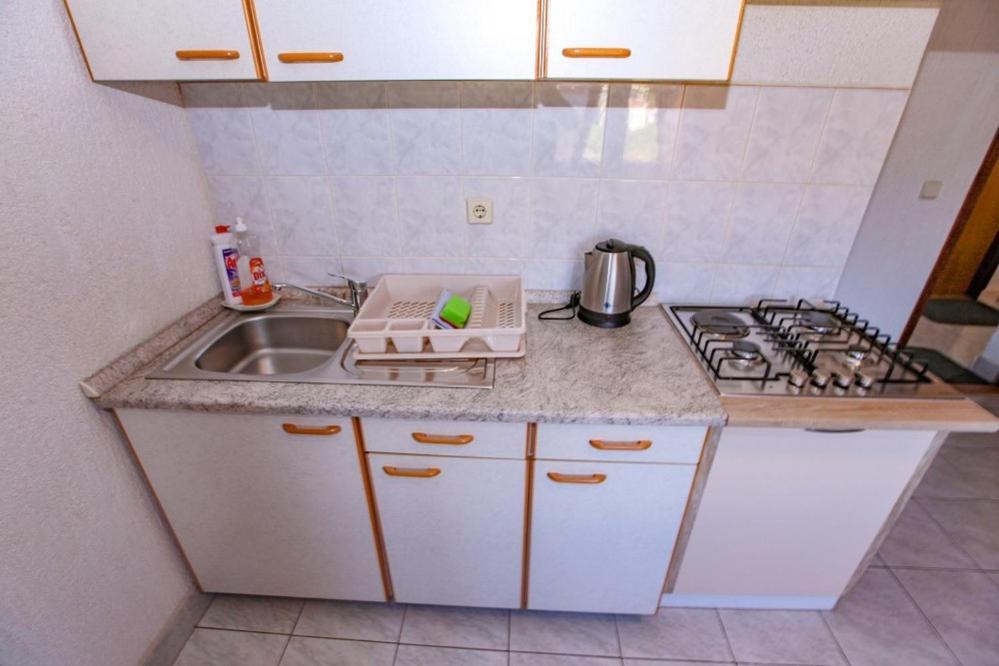 Apartments Dinko ノヴァリャ エクステリア 写真