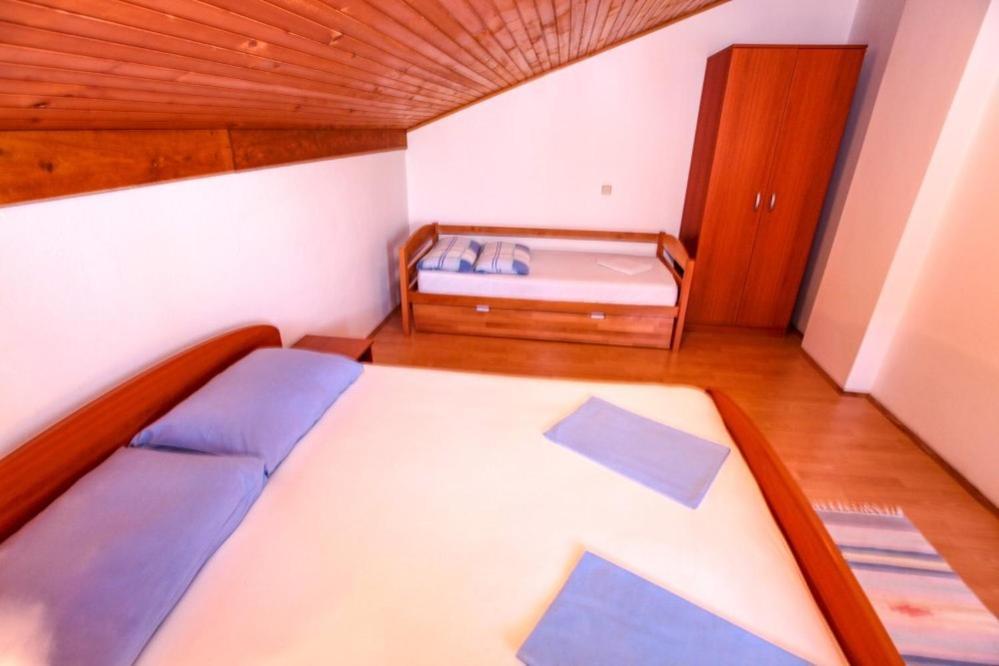 Apartments Dinko ノヴァリャ エクステリア 写真