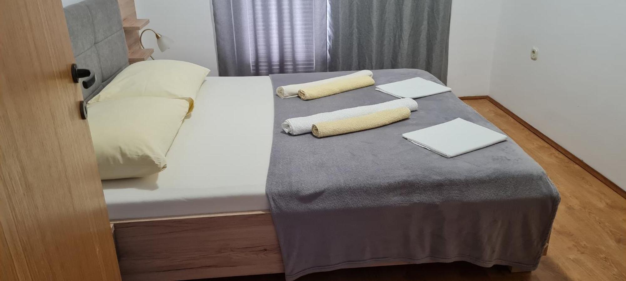 Apartments Dinko ノヴァリャ エクステリア 写真