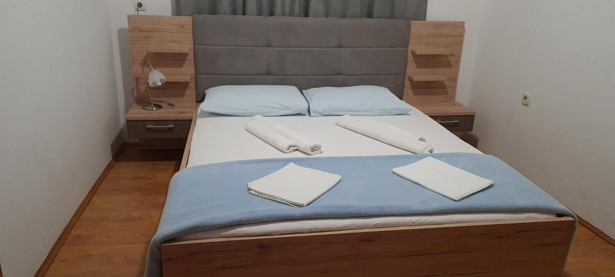Apartments Dinko ノヴァリャ エクステリア 写真