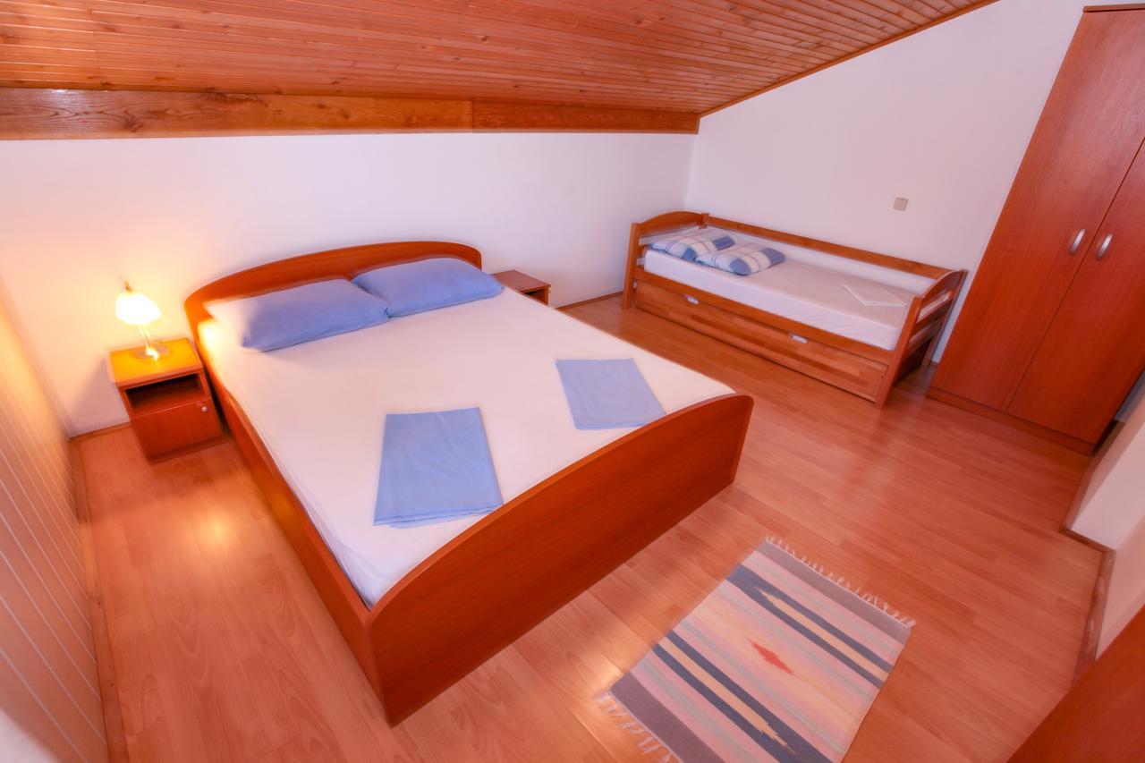 Apartments Dinko ノヴァリャ エクステリア 写真