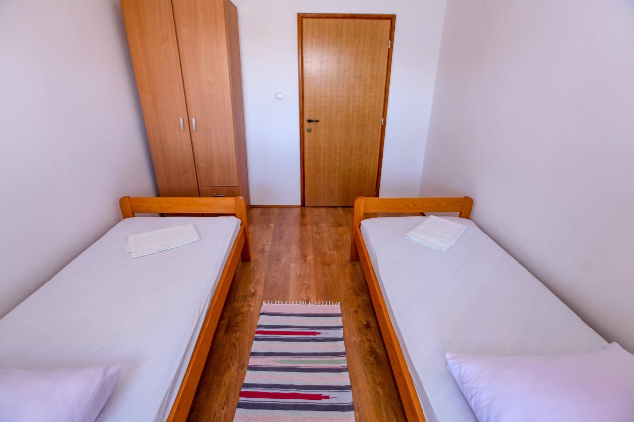 Apartments Dinko ノヴァリャ エクステリア 写真